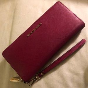 Michael Kors Red Jetsetter Wallet (gently used)